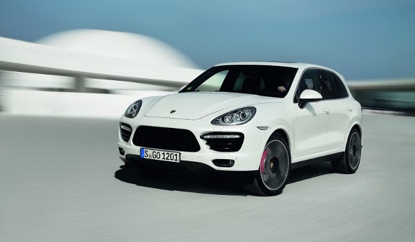 Plus de photo de la PORSCHE Cayenne turbo S (958)